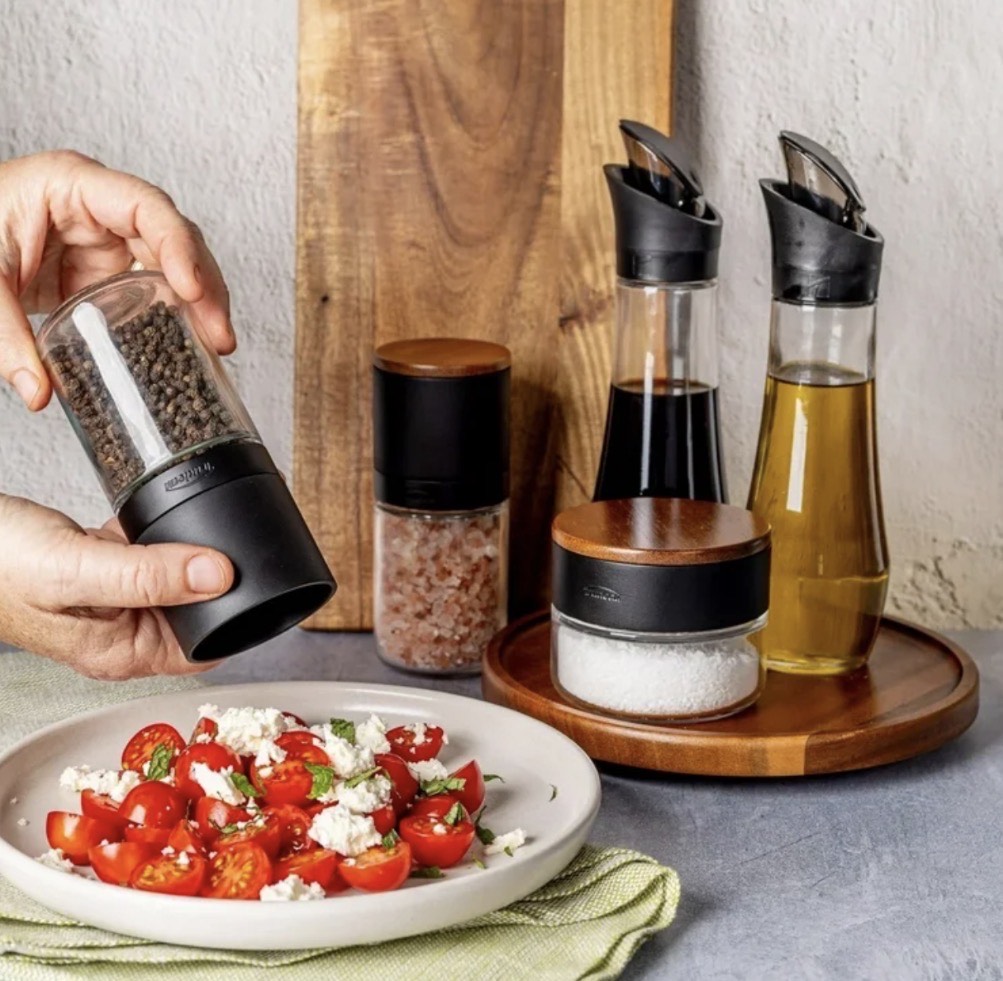 Trudeau Lazy Susan Seasoning Station, 6-piece Set - Estación de Condimentos Trudeau Lazy Susan, Juego de 6 Piezas